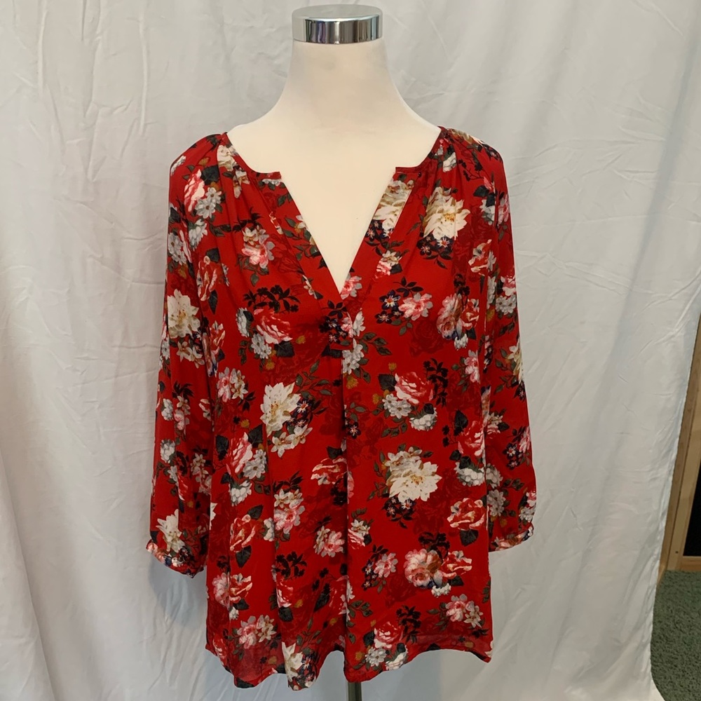 Violet + Claire floral top